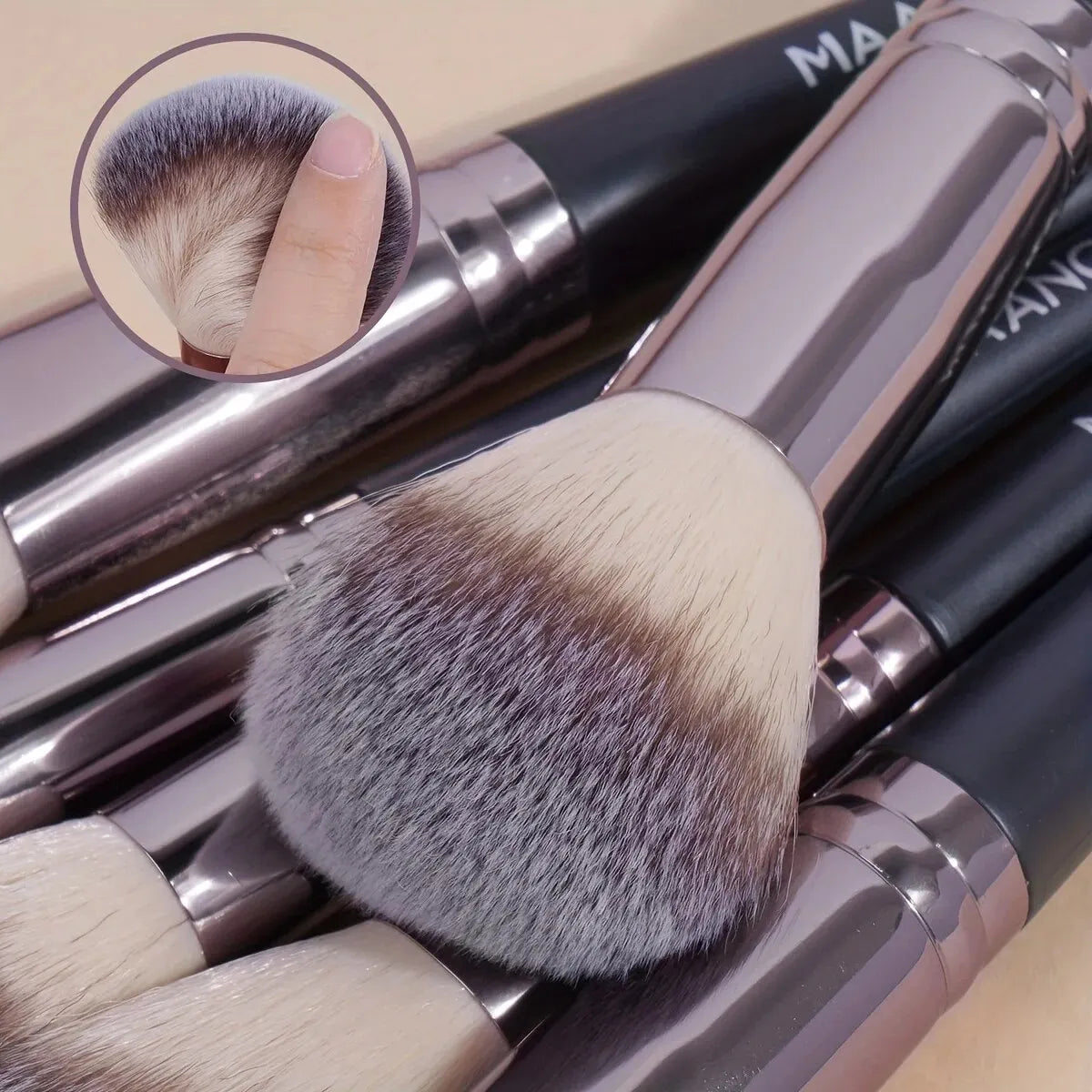 Maange Professional Makeup Brush Foundation Concealers