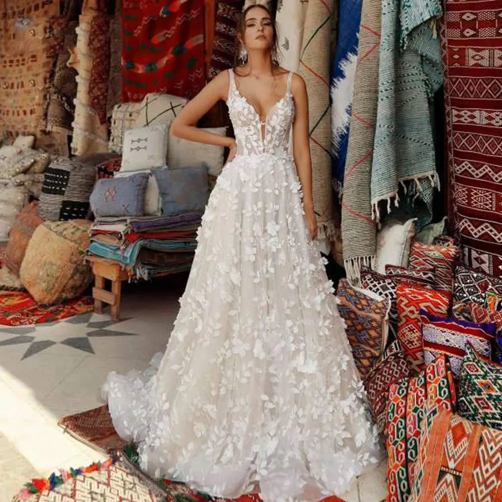 Romantic 3D Flowers Appliques Wedding Dresses Spaghetti Strap