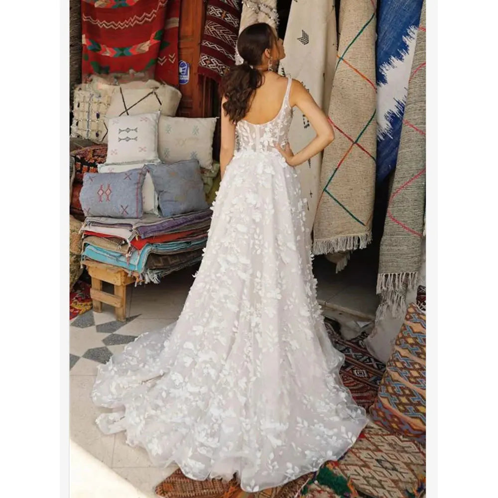 Romantic 3D Flowers Appliques Wedding Dresses Spaghetti Strap