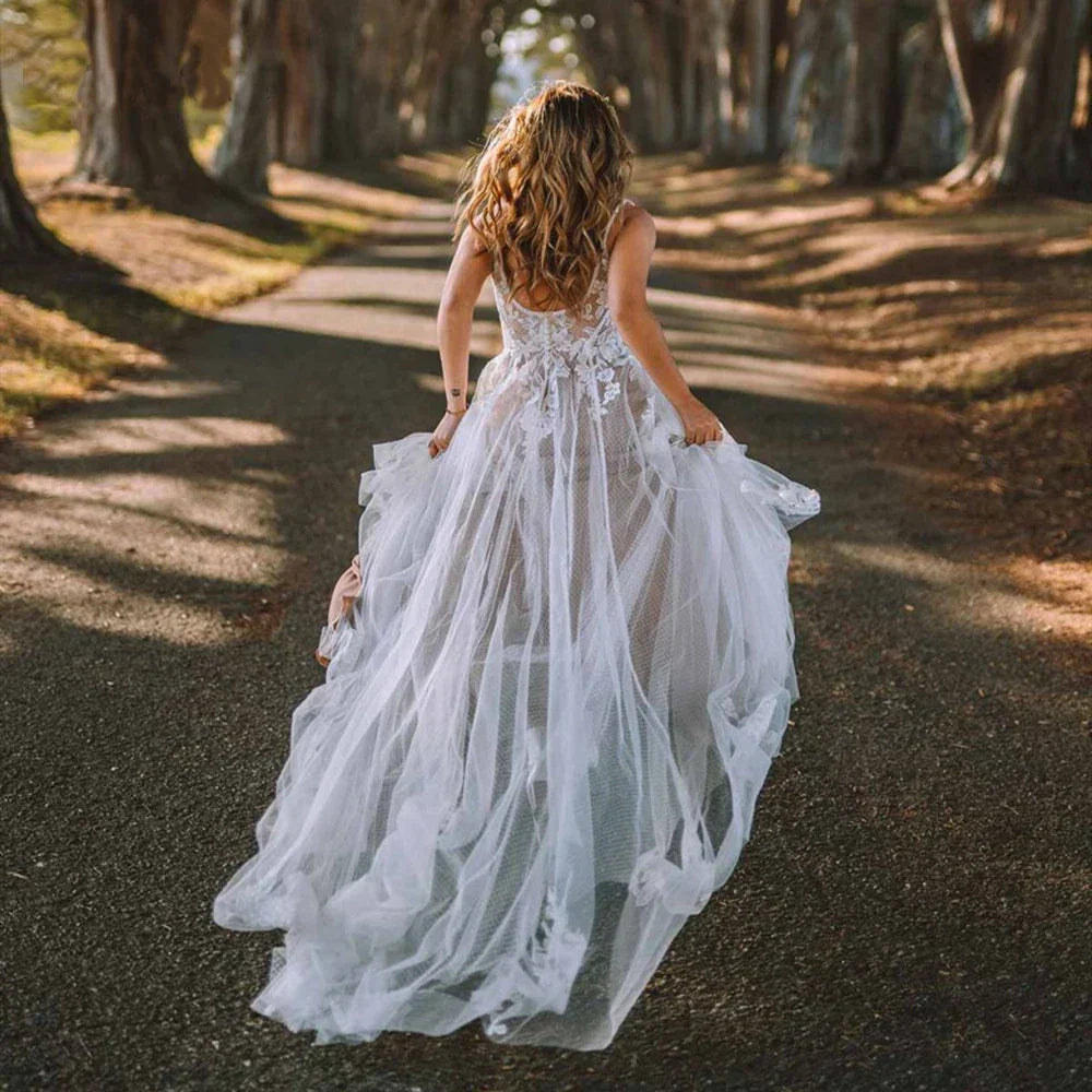 Boho A-Line Wedding Dresses Spaghetti Straps Lace Appliques