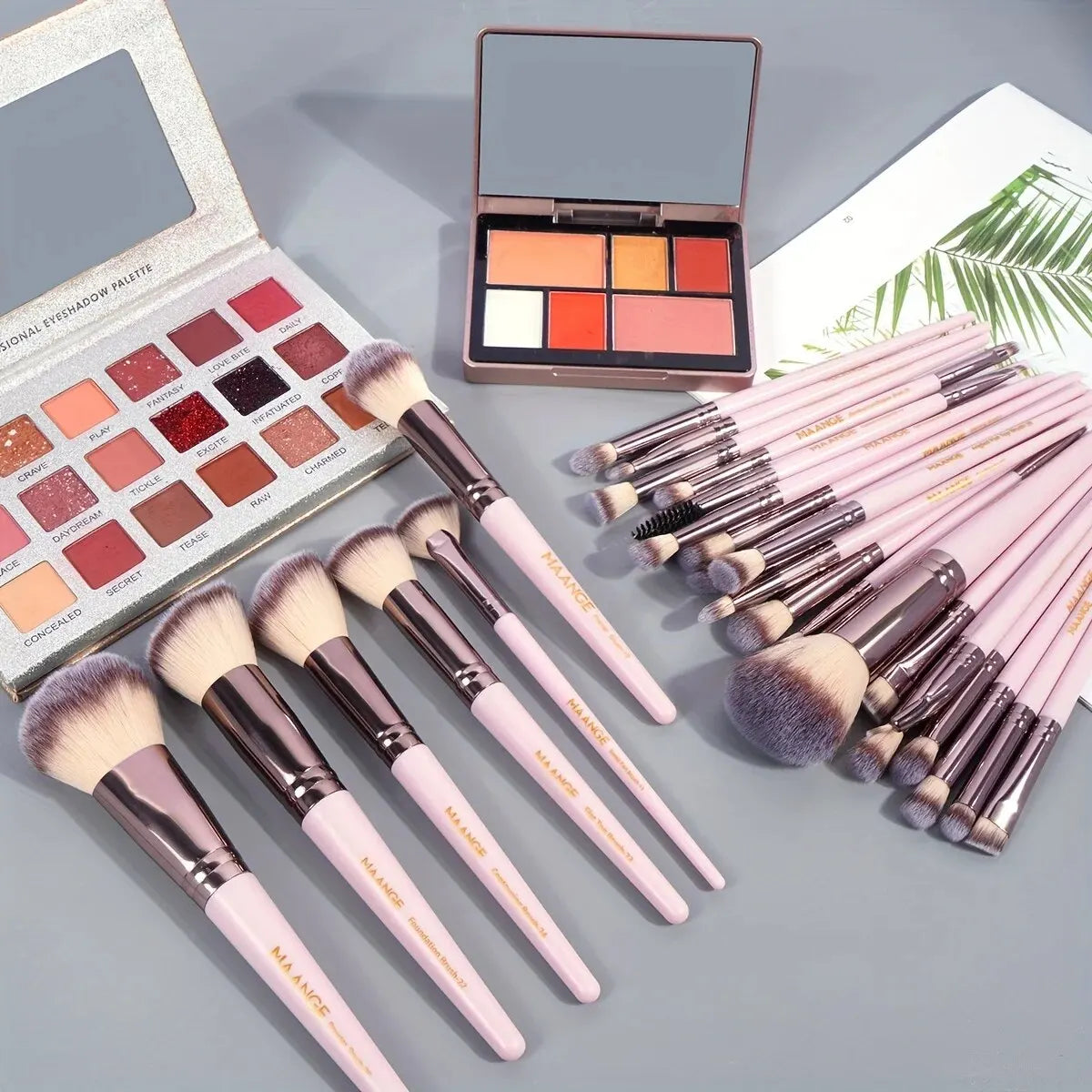 Maange Professional Makeup Brush Foundation Concealers